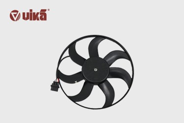 ¿Cuál es la causa de la intensa vibración del ventilador electrónico del automóvil?